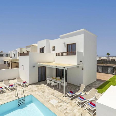 Villa Omura By Villa Plus بلايا بلانكا المظهر الخارجي الصورة